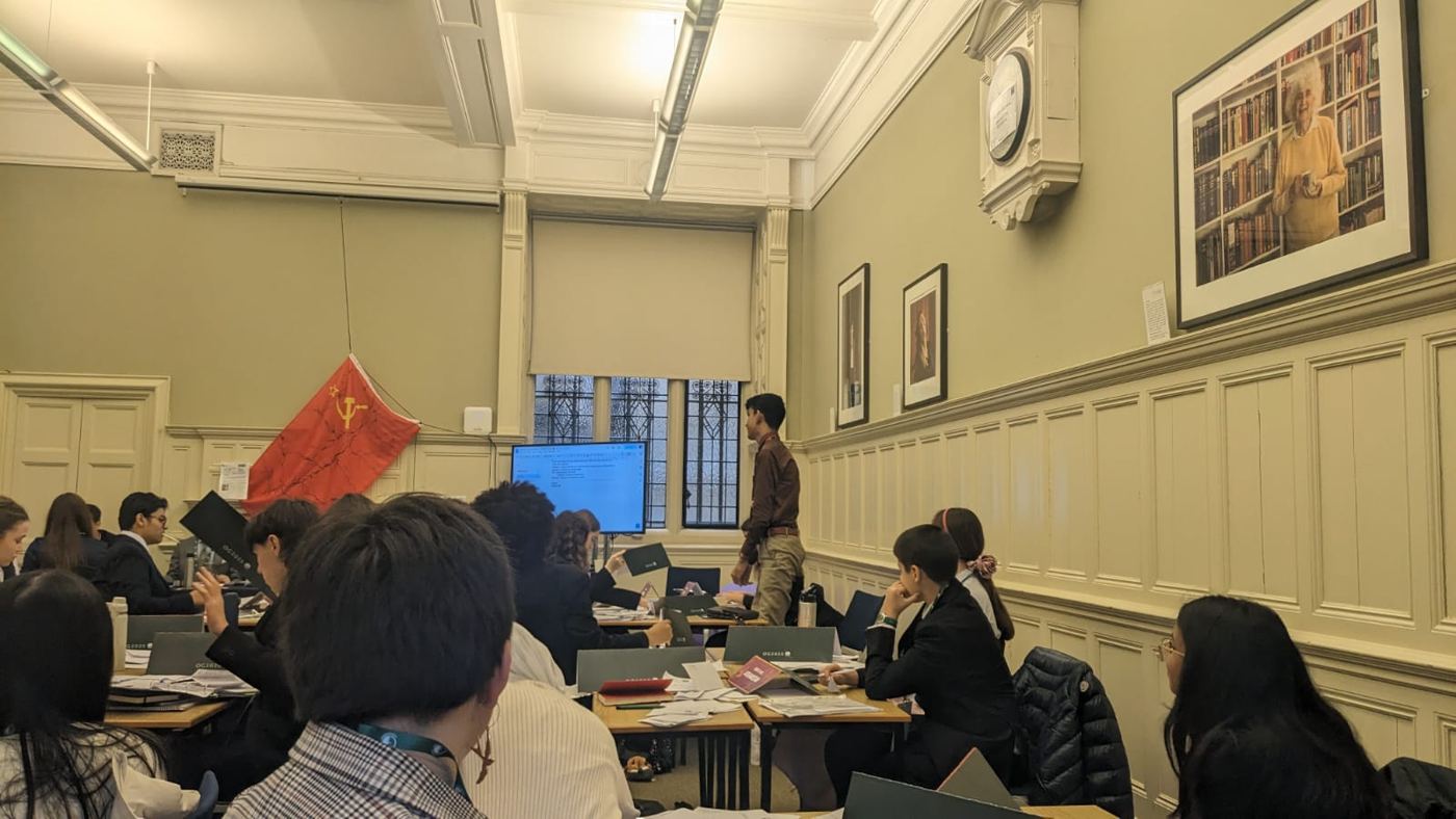 Oxford Model UN 2025 — committee in session